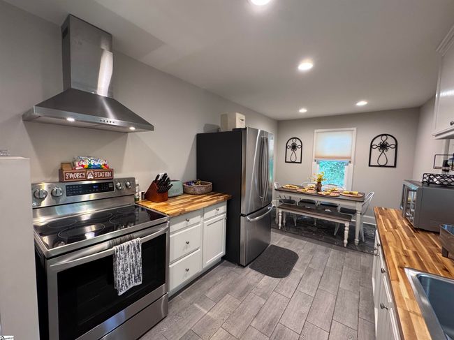 129 Bountyland Rd, House other with 2 bedrooms, 1 bathrooms and null parking in Seneca SC | Image 4