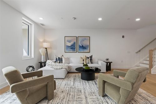 th6-33 Calvert St, Harrison, NY, 10528-3266 | Card Image