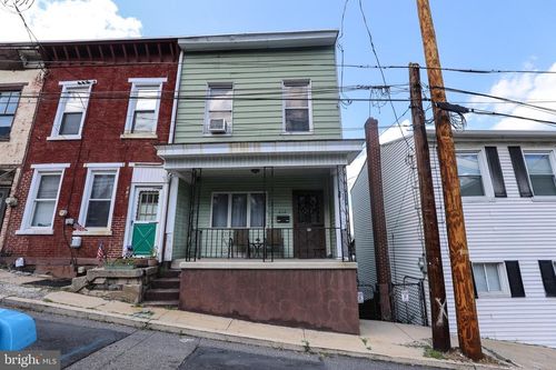 212 Schuylkill Ave, POTTSVILLE, PA, 17901-3526 | Card Image