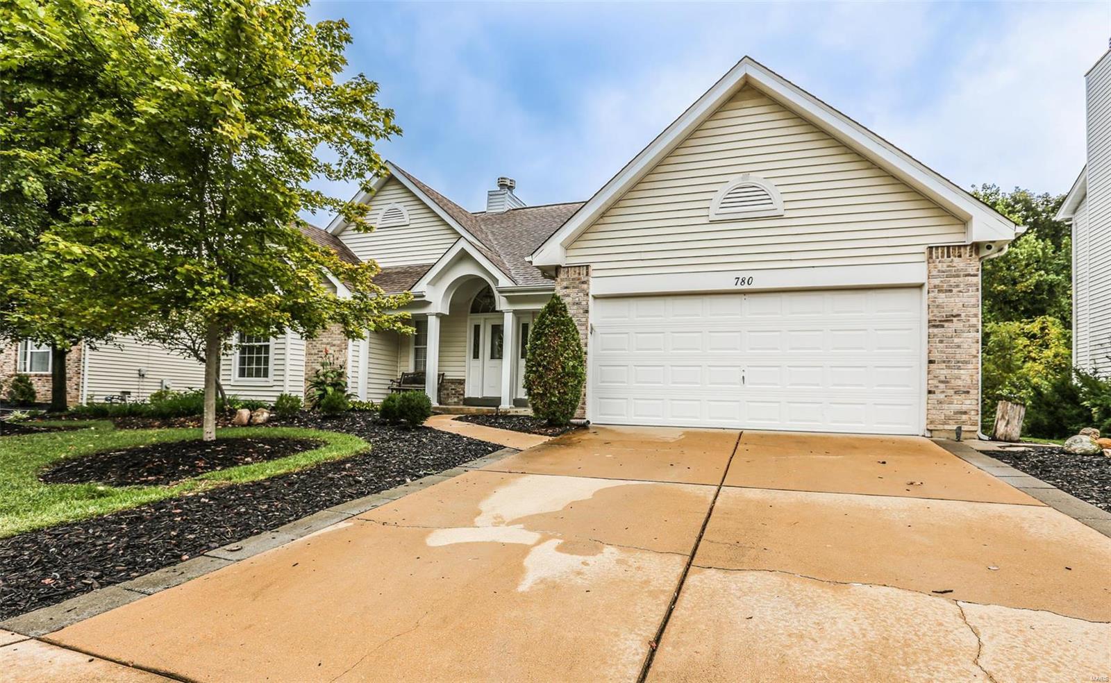 Emerald Oaks Ct, Eureka, MO 63025