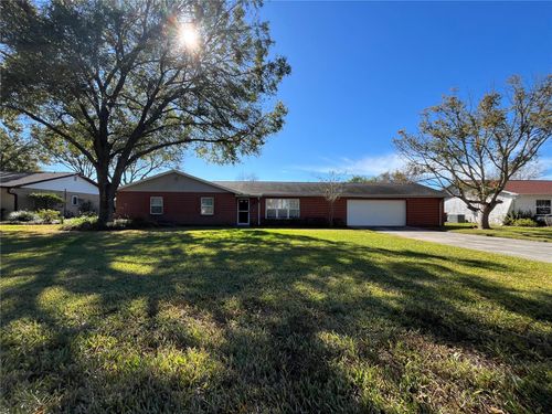 197 Hidden Lake Dr, BRANDON, FL, 33511-8122 | Card Image