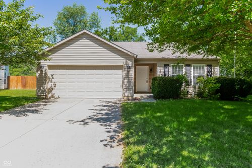 7114 Elias Cir, Indianapolis, IN, 46236-5104 | Card Image