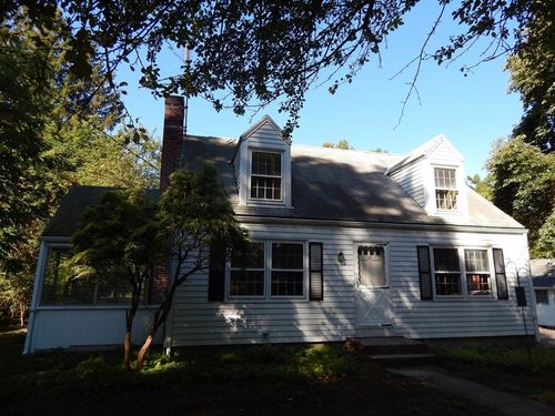 24 Moorland St, Amherst, MA, 01002-1308 | Card Image