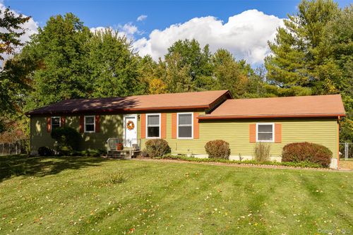 15 Elizabeth Dr, Tivoli, NY, 12583-5404 | Card Image