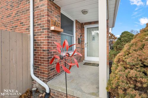 1837 Country Club Drive, Grosse Pointe Woods, MI, 48236 | Card Image