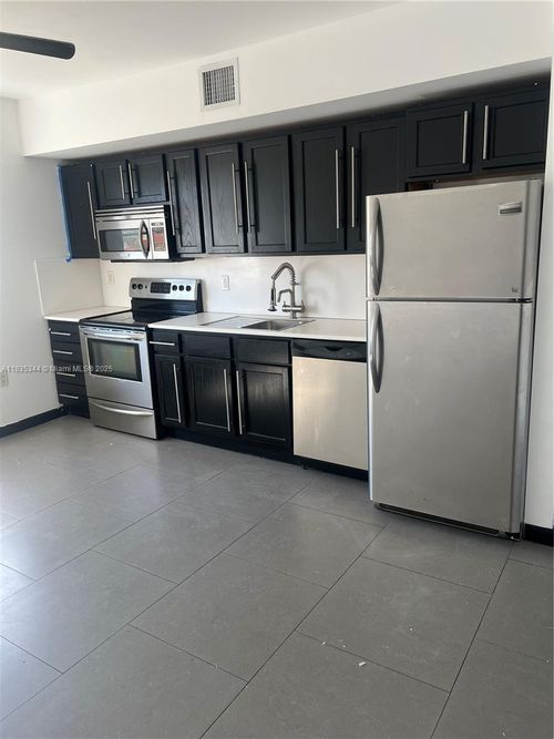 apt-306-1876 Sw 11th Ter, MIAMI, FL, 33135-5186 | Card Image