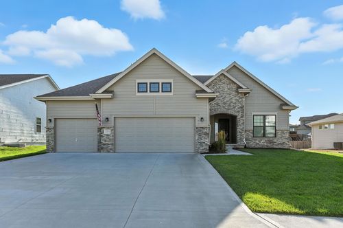 19842 Adams St, Omaha, NE, 68135-3205 | Card Image
