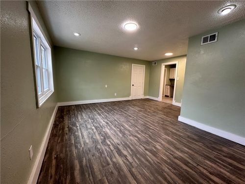 2124 E 78th St, Kansas City, MO, 64132-3460 | Card Image