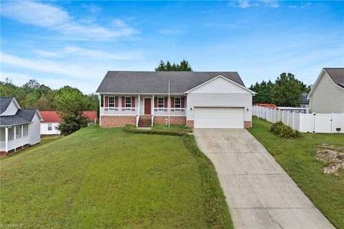 515 Paul Kennedy Rd, Thomasville, NC, 27360-7627 | Card Image