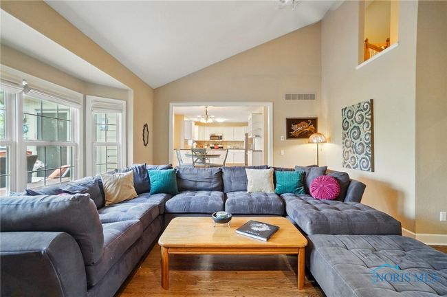 8420 Willow Glen Ct, House other with 4 bedrooms, 3 bathrooms and 2 parking in Holland OH | Image 17