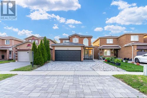1059 Ivandale Dr, Mississauga, ON, L5V1A9 | Card Image