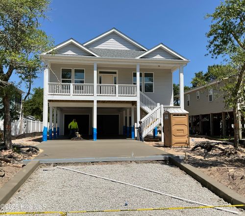 104 6th St, Oak Island, NC, 28465 | Card Image
