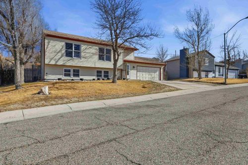 2111 Lennox Ave, Casper, WY, 82601-5129 | Card Image