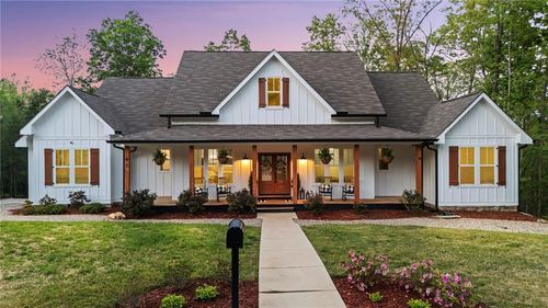 7 Moss Creek Dr Ne, Rome, GA, 30161-8592 | Card Image