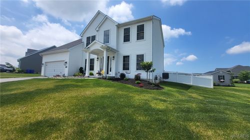 5472 Sycamore Ln, Hamburg, NY, 14075-3687 | Card Image