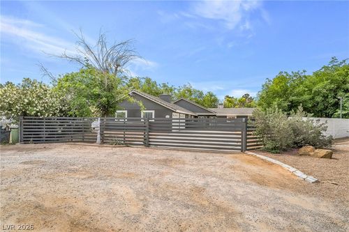 6675 Five Pennies Cir, Las Vegas, NV, 89120-2901 | Card Image