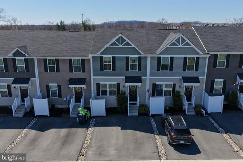 5 Castle Dr, GILBERTSVILLE, PA, 19525-7700 | Card Image