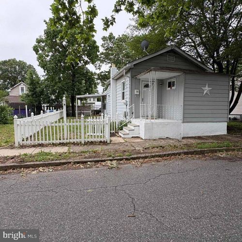 1106 Philadelphia Ave, National Park, NJ, 08063-1432 | Card Image