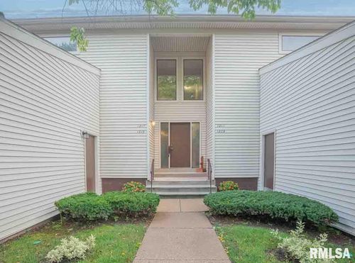 1215 35th Street Dr, Moline, IL, 61265-3466 | Card Image