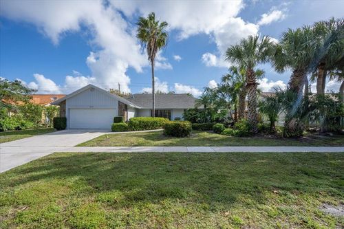 2216 Amesbury Ct, Wellington, FL, 33414-8021 | Card Image