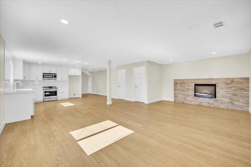 3125 Gladys Ave, West Sacramento, CA, 95691-5417 | Card Image