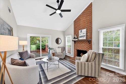 9227 N Vicksburg Park Ct, Charlotte, NC, 28210-7637 | Card Image