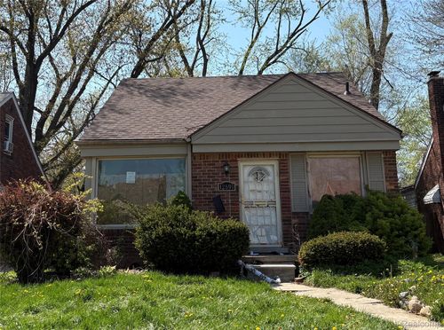 12699 Woodmont Ave, Detroit, MI, 48227-1215 | Card Image