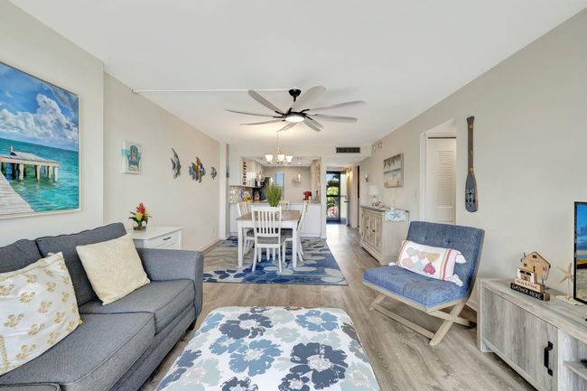 UNIT-402 - 15 Royal Palm Way, Condo with 2 bedrooms, 2 bathrooms and null parking in Boca Raton FL | Image 16