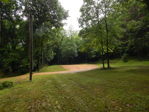 321 Ian Dr, Clifton, TN, 38425-3028 | Card Image