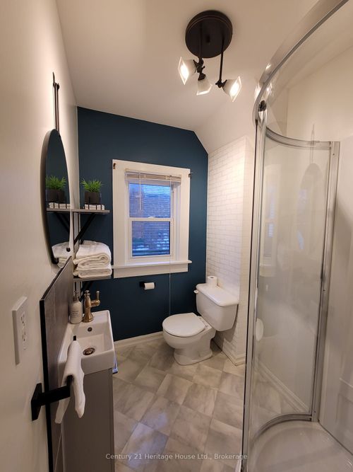 {{alt}} | Card Image