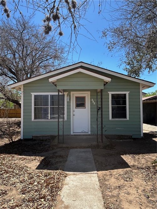 302 Se 2nd St, Premont, TX, 78375-3714 | Card Image