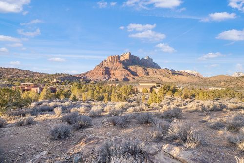 3008 Navajo Way, Springdale, UT, 84767-7743 | Card Image