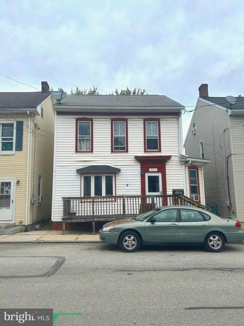 325 N Franklin St, HANOVER, PA, 17331-2425 | Card Image