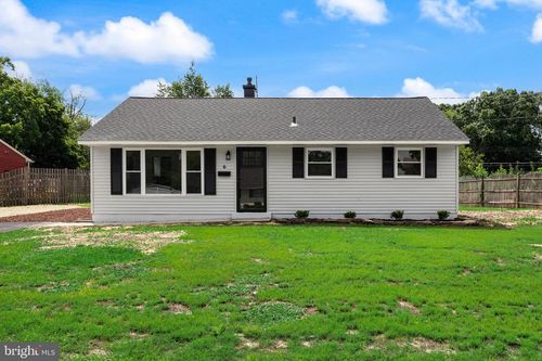 6 Holly Dr, WEST BERLIN, NJ, 08091-3714 | Card Image