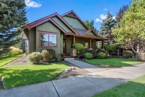 759 S Birch St, Sisters, OR, 97759-2616 | Card Image