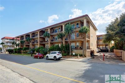 305 - 3 15th Street, Condo with 3 bedrooms, 2 bathrooms and null parking in Tybee Island GA | Image 2