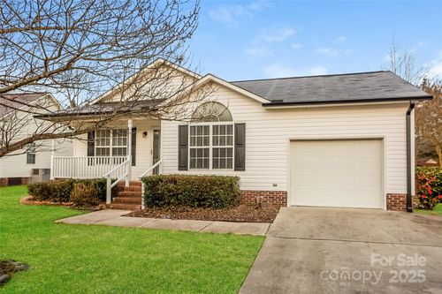 828 Saint Andrews Pl, Concord, NC, 28025-8525 | Card Image