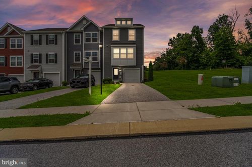 81 Ayrshire Dr, HANOVER, PA, 17331-8048 | Card Image