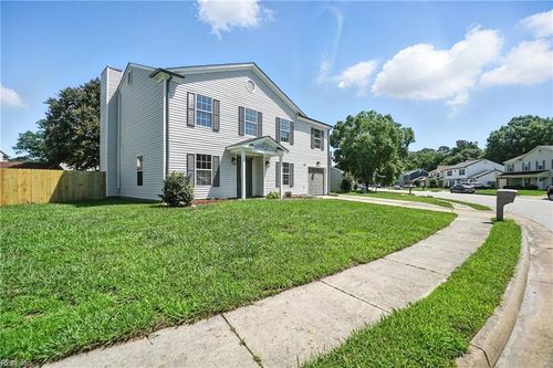 39 Rotherham Ln, Hampton, VA, 23666-1473 | Card Image