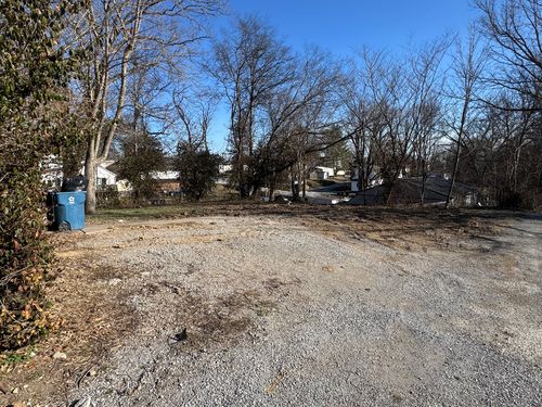 300 1/2 W Broad St, Jonesboro, IL, 62952-1511 | Card Image