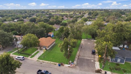 4262 W Cesar E Chavez Blvd, San Antonio, TX, 78237 | Card Image