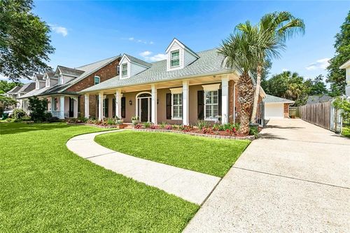 45 Chateau Trianon Dr, Kenner, LA, 70065-2070 | Card Image