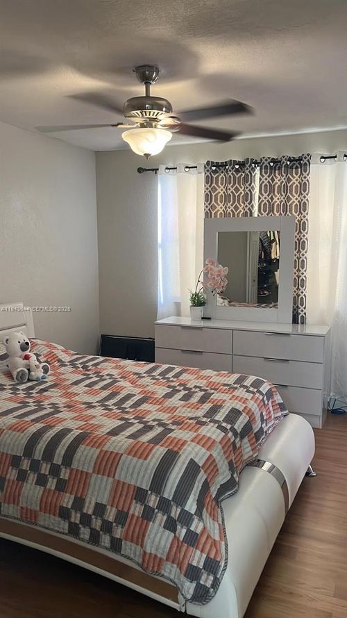 203-940 Nw 104th Ave, Pembroke Pines, FL, 33026-3933 | Card Image