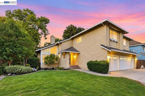 3716 Valley View Way, Livermore, CA, 94551-7522 | Card Image