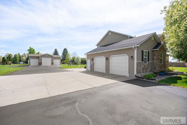 3902 E 154 N, House other with 5 bedrooms, 4 bathrooms and 7 parking in Rigby ID | Image 9