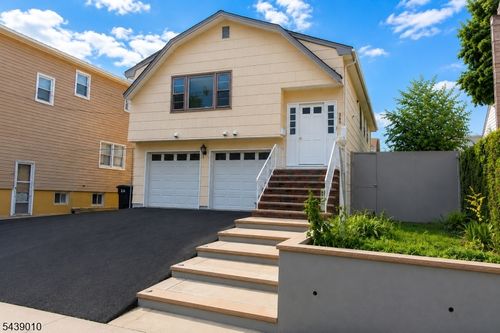 389 Madeline Ave, Garfield, NJ, 07026-2411 | Card Image