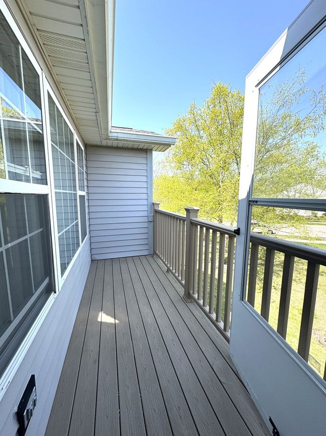 UNIT-3 - 1125 N Red Oak Cir, Condo with 2 bedrooms, 2 bathrooms and 1 parking in Round Lake Beach IL | Image 12