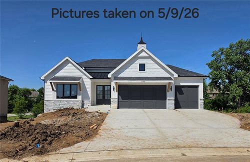 11240 S Gleason Rd, Olathe, KS, 66061 | Card Image