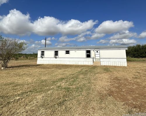 1434 County Road 665, Devine, TX, 78016-4746 | Card Image