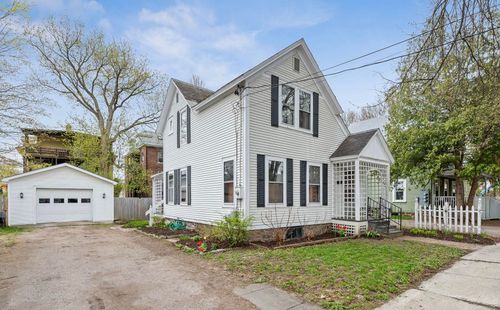 39 Converse Ct, Burlington, VT, 05401-8513 | Card Image